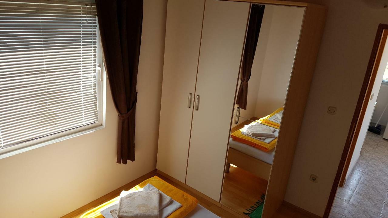 Cozy Apartment Jezera Kültér fotó