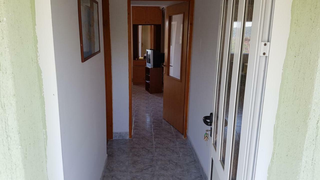 Cozy Apartment Jezera Kültér fotó